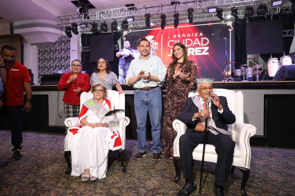 Adultos Mayores con Cruz