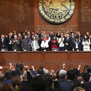 México no se doblega, no se arrodilla ni se vende; no regresará a ser colonia de nadie: Sheinbaum