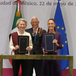Por Esto Quiere Trump Desetabilizar a México; Sheinbaum y la UE firman Acuerdo Global Modernizado con inversión de 5 mil millones de euros