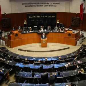 Alcaldes, diputados Federales y Senadores de Morena piden licencia para buscar gubernaturas