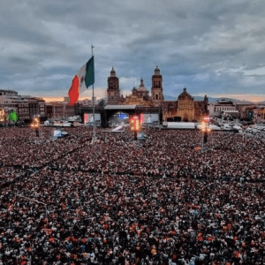 Suman mas de 500 mil Capitalinos que celebraron la inauguración del Mundial 2026 en el Zocalo