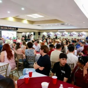  Cruz Pérez Cuéllar; Recibe el respaldo de la estructura ciudadana en Chihuahua, capital.
