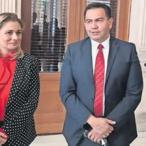 Cruz Perez Cuellar; Exige a Maru ´´La Absoluta Campos, que renuncie como Gobernadora y se Vaya Hacer Campaña para el PAN