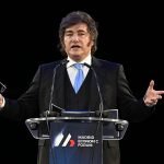 Javier Milei; llama en Madrid impresentable dictador al presidente de España, Pedro Sánchez