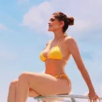 Ana Bárbara se luce en bikini color amarillo desde las playas de Cancún