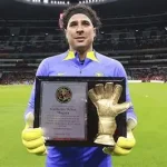 Recibe Memo Ochoa homenaje con la Selección Mexicana