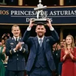 Lionel Messi; atendio a aficionados antes de recibir a la Princesa de Asturias