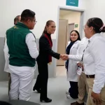 Sheinbaum invita a acudir al IMSS-Bienestar y destaca abasto de 98% de medicamentos